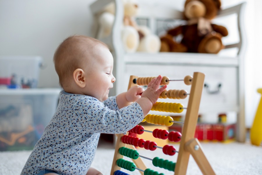 Comment favoriser le développement psychomoteur chez un bébé de 9 mois ?